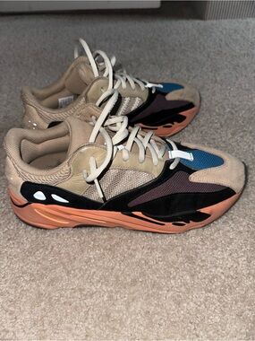 Adidas Yeezy Boost 700
Enflame Amber